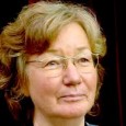 <a href="http://weltnetz.tv/video/494"></a>Karin Leukefeld, freie Journalistin und langjährige Syrienkennerin, im Gespräch mit weltnetz.tv über die Giftgasvorwürfe gegen die Regierung Assad, die Lehren aus den Lügen vor dem Irakkrieg, die Angst vieler Syrer vor einer völligen Destabilisierung des Landes und der Strategie der Weltmacht Nr. 1, genau das durchzusetzen.
„Es ist ein Spiel mit dem Feuer. Es scheint ein übergeordnetes Interesse daran zu geben, Syrien nicht nur wirtschaftlich [...]