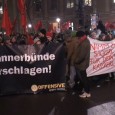 


[Video]



Massive Polizeigewalt gegen antifaschistische Kundgebungen
6.000 friedliche Demonstrant_innen bei Bündnis “Offensive gegen Rechts” – Tausende Polizisten schützen 400 Rechtsextreme
Wien (OTS/OGR) – Wien – Mehrere tausend Menschen demonstrierten heute in der Wiener Innenstadt gegen den von rechtsextremen Burschenschaften veranstalteten Akademikerball in der Wiener Hofburg. Die Polizei griff unverhältnismäßig hart gegen die Kundgebungsteilnehmer_innen durch – im Pressebüro der “Offensive gegen Rechts” gingen bis 21 Uhr laufend Meldungen über [...]