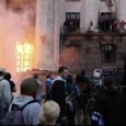 http://www.youtube.com/watch?v=YTblmlsUJRE
2 Mai 2014. SüdUkraine — Odessa. Rechter Sek­tor und andere radikalen ukrainis­chen Nation­al­is­ten­grup­pierun­gen ver­wan­deln die Mil­lio­nen­stadt in ein Schlacht­feld, mit Schlagstöcken, Molotow-Cocktails und Feuer­w­erk­skör­pern jagen sie die prorus­sis­chen Demon­stran­ten durch die ganze Stadt, Polizei hil­f­los, min­destens 46 Tote und 200 Ver­let­zte, davon min­destens 40 Tote im Gew­erkschafts­ge­bäude, das der Rechter Sek­tor mit Molotow-Cocktails in Brand gesteckt hat. MASSEN­MORD in Odessa.
 
 

