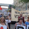 
[Video]



Organisiert von der Solidar-Werkstatt in Protest, dass das österreichische Parlament eine solche zentrale Frage mit einfacher Mehrheit über die Köpfe der Bevölkerungsmehrheit beschlossen werden soll. Die Hauptforderung ist “Volksabstimmung”!
